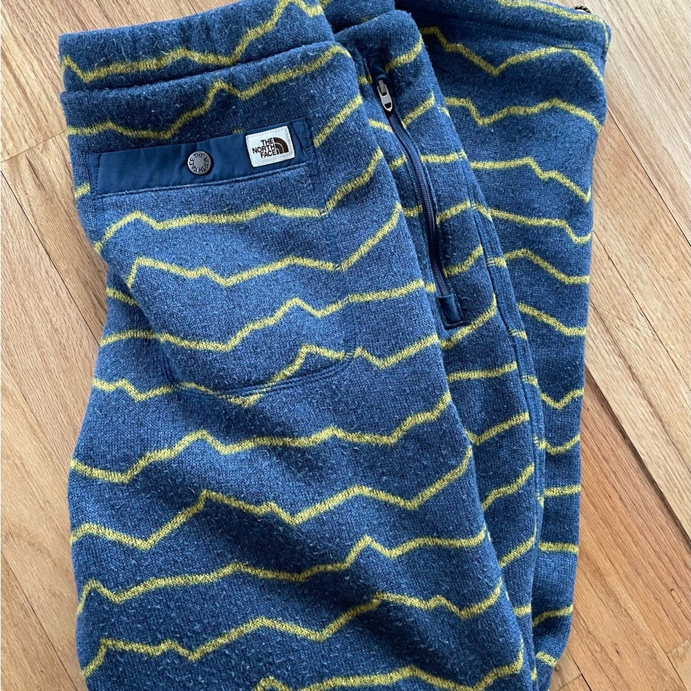 The North Face Men's
Printed Gordon Lyons Fleece
Pants size M